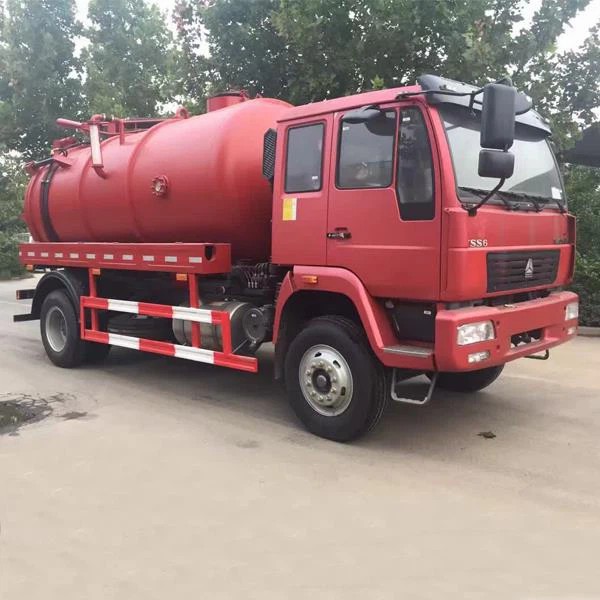 China SINOTRUK HOWO 6 Wheeler Vacuum Suction Sewage Tank Truck
