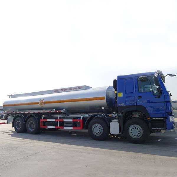 China SINOTRUK HOWO 24000L 8X4 Cheap 371HP 12 Wheeler Fuel Oil Diesel Petrol Petroleum Tanker Truck