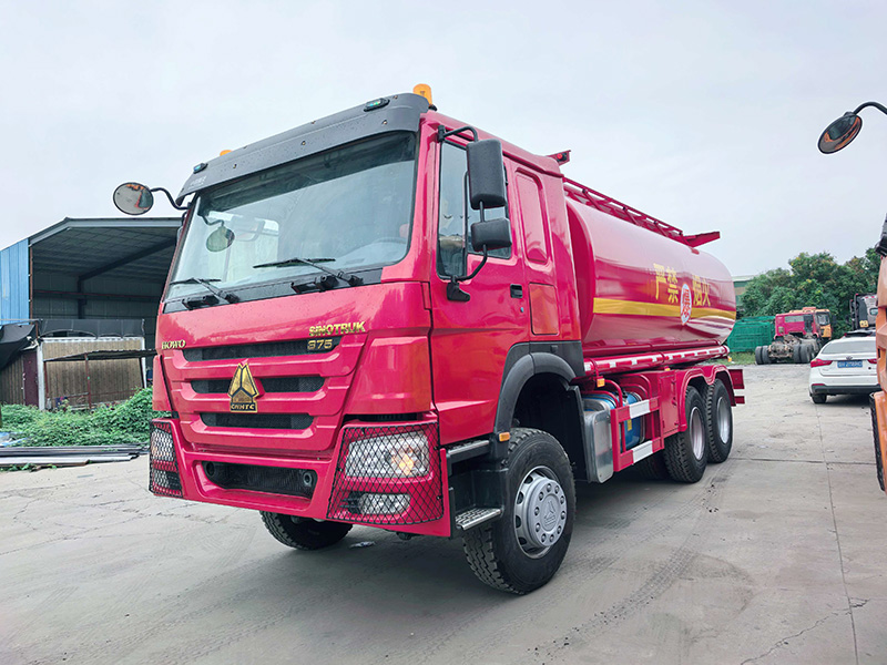HOWO 6×4 Oil Tanker Truck